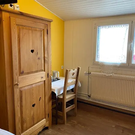 Du Château 2*