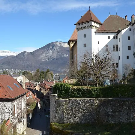 Du Château Hotel 2*